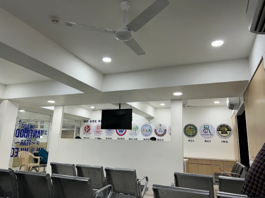 SBKS Medical Institute & Research Centre, Vadodra - College Image