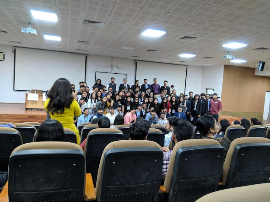 Smt. N.H.L. Municipal Medical College, Ahmedabad - College Image