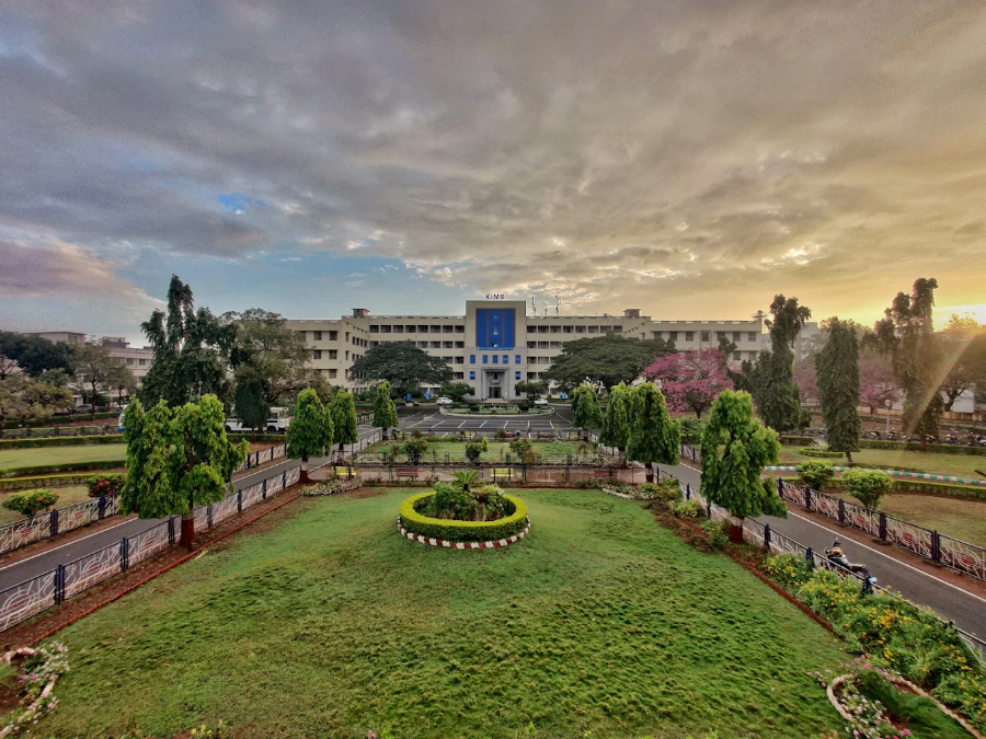 Karnataka Institute of Medical Sciences, Hubballi - College Image