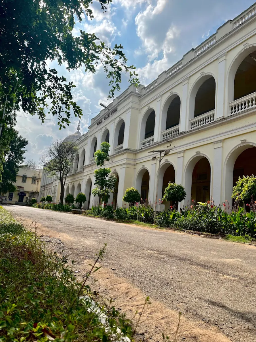 Mysore Medical College and Research Instt. (Prev.name Government Medical College), Mysore - College Image