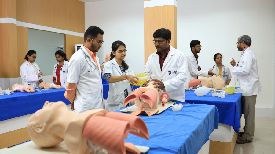 Navodaya Medical College, Raichur - College Image