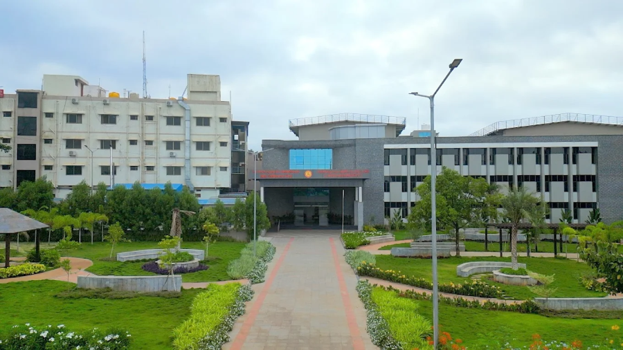Siddaganga  Medical College and Research Institute, Tumakuru - College Image