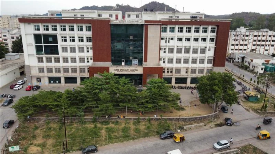 Netaji Subhash Chandra Bose Medical College, Jabalpur - College Image