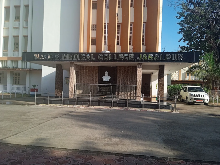 Netaji Subhash Chandra Bose Medical College, Jabalpur - College Image