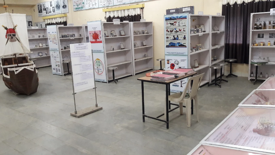 Ruxmaniben Deepchand Gardi Medical College, Ujjain - College Image