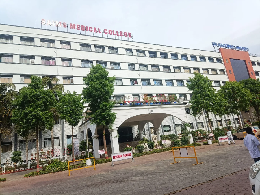 Sri Aurobindo Medical College and Post Graduate Institute, Indore - College Image
