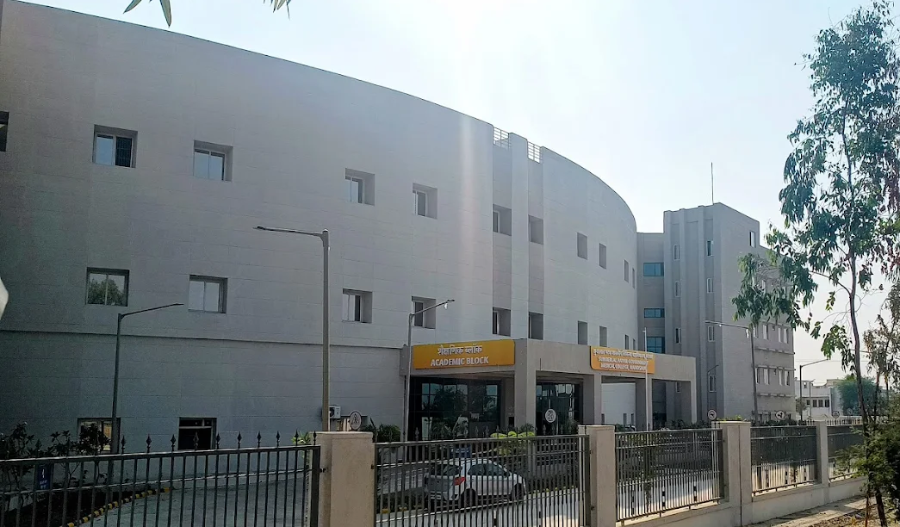 Sundarlal Patwa Government Medical College, Mandsaur - College Image