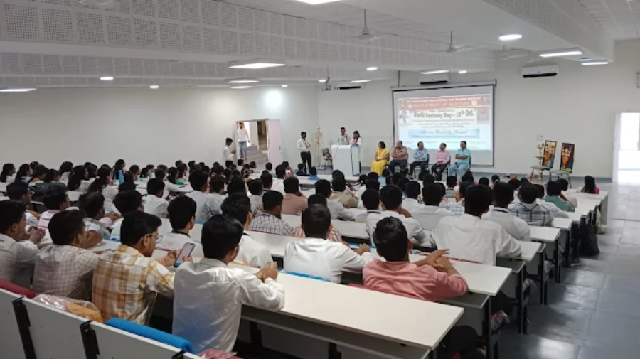 Dr. Rajendra Gode Medical College, Amravati - College Image