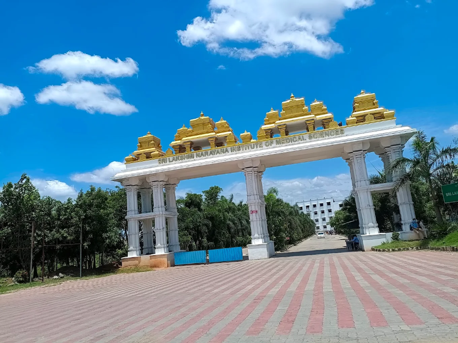 Sree Lakshmi Narayana Institute of Medical Sciences & Hospital, Kudupakkam Post - College Image