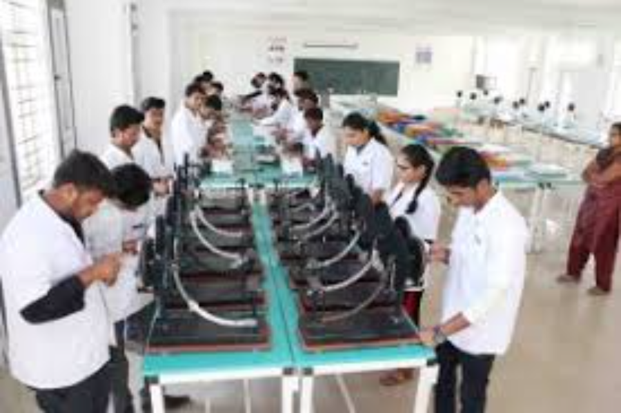 Prakash Institute Of Medical Sciences And Research, Sangli - College Image