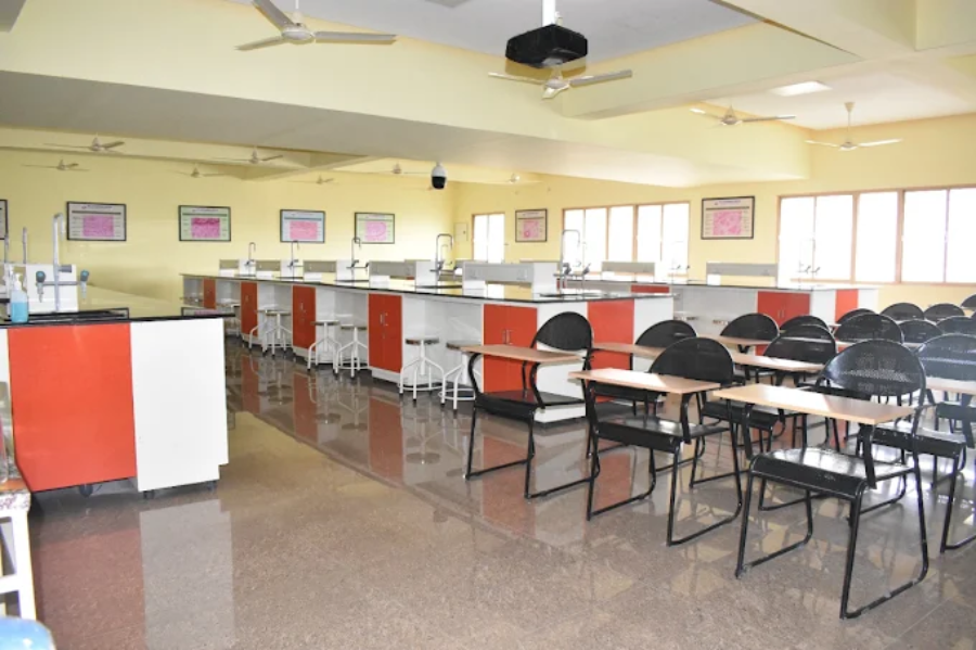 Faculty of Medicine, Sri Lalithambigai Medical College and Hospital, Chennai - College Image