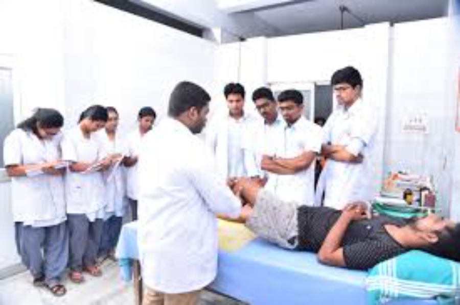 Meenakshi Medical College and Research Institute, Enathur - College Image