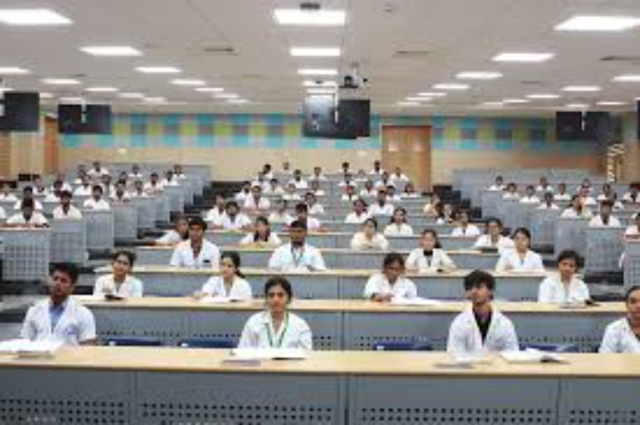 SRM Medical College Hospital & Research Centre, Kanchipuram - College Image