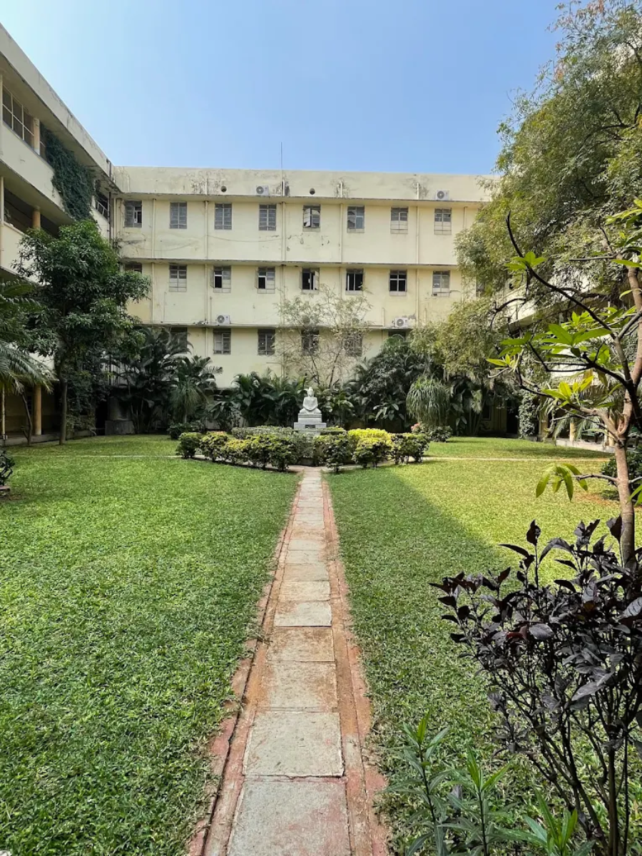 Osmania Medical College, Hyderabad - College Image