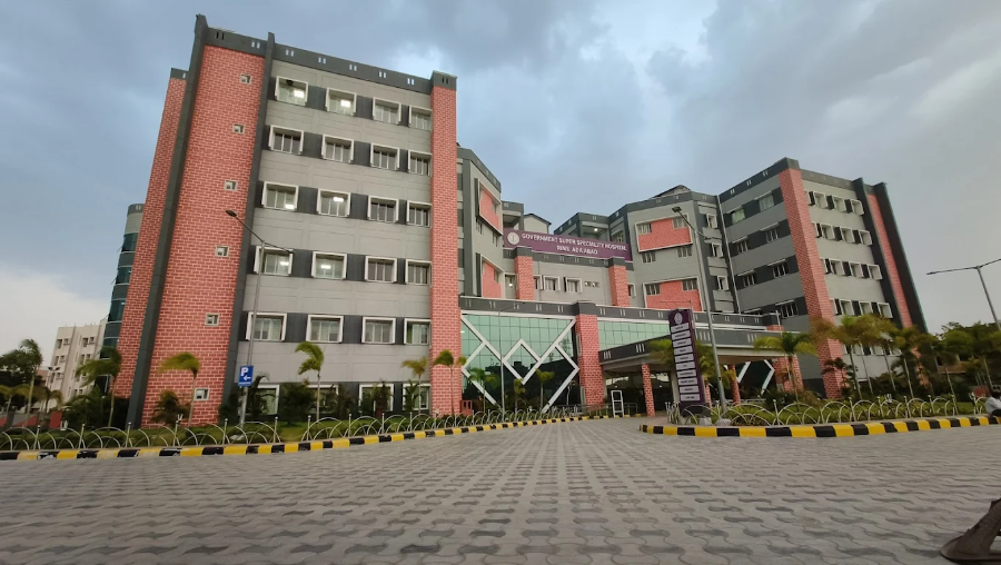 Rajiv Gandhi Institute of Medical Sciences, Adilabad - College Image