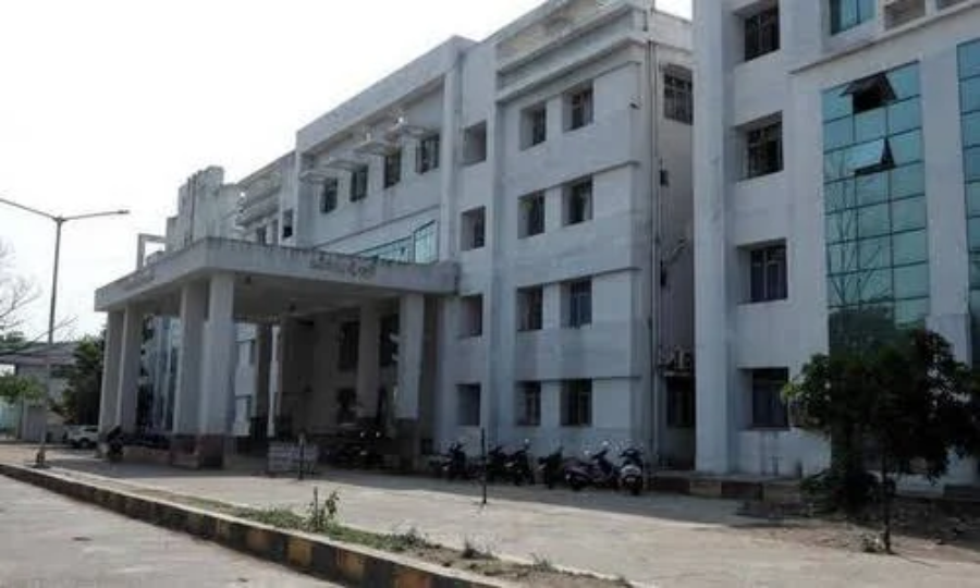 Rajiv Gandhi Institute of Medical Sciences, Adilabad - College Image