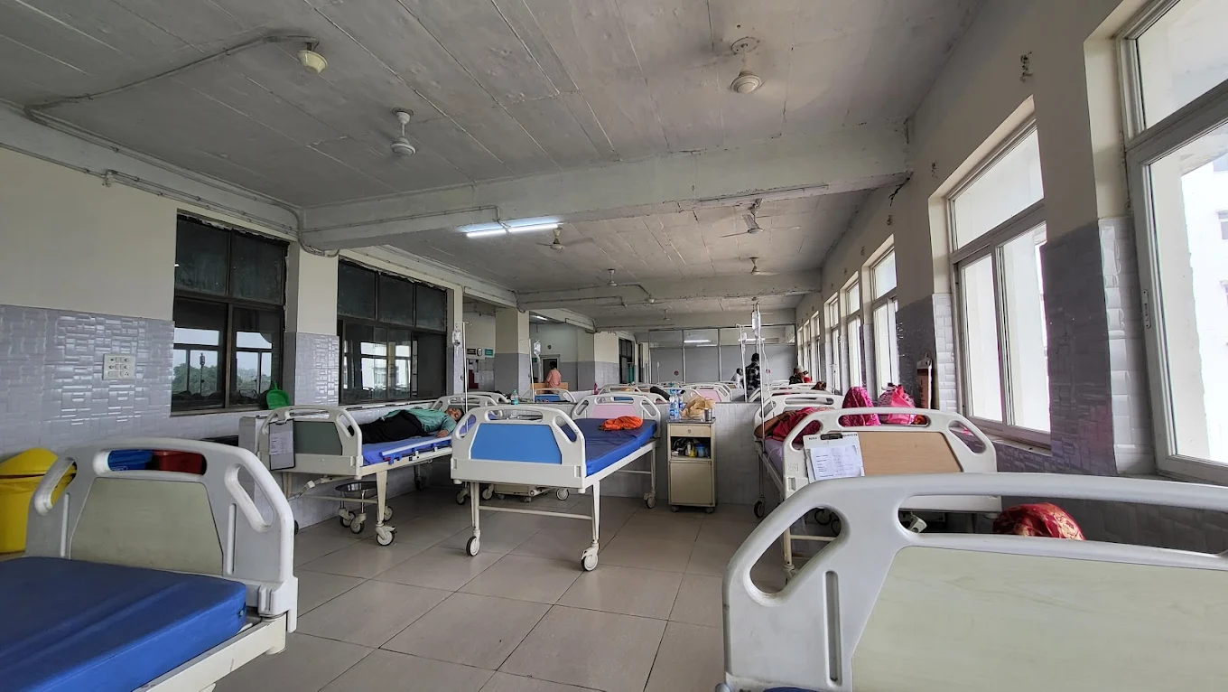 Heritage Institute of Medical Sciences & Hospital, Varanasi - College Image