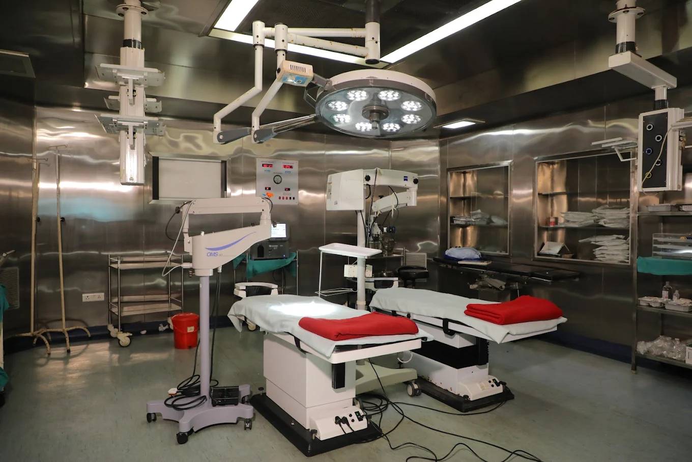 Heritage Institute of Medical Sciences & Hospital, Varanasi - College Image