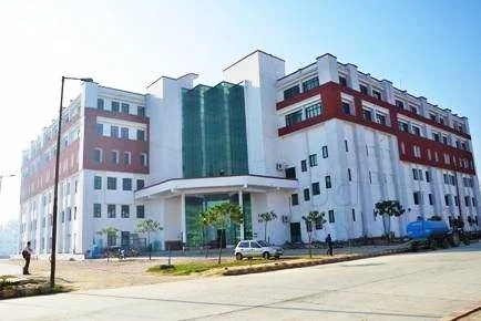 Teerthanker Mahaveer Medical College & Research Centre, Moradabad - College Image