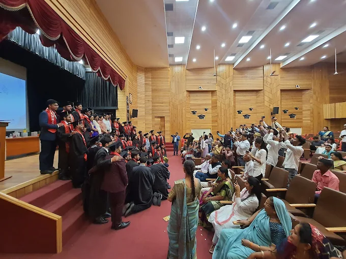 Mahatma Gandhi Memorial Medical College, Indore - College Image