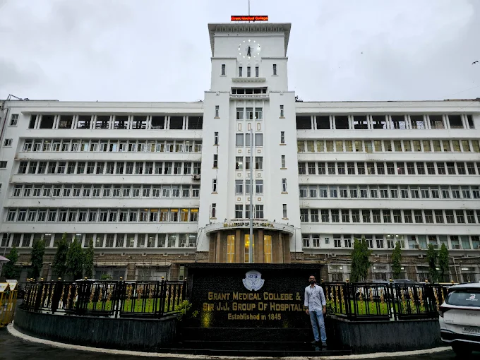 Grant Government Medical College, Mumbai - College Image