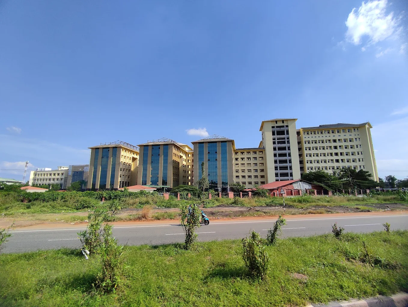 Government Medical College & Hospital, Palakkad - College Image