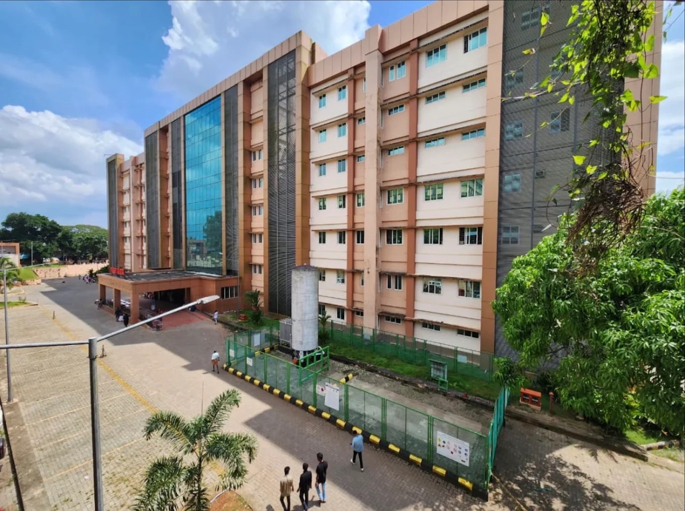 Government Medical College & Hospital, Kozhikode - College Image