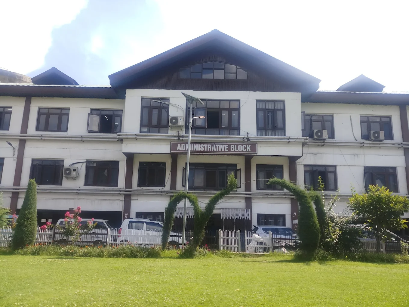 Government Medical College & Hospital, Srinagar - College Image