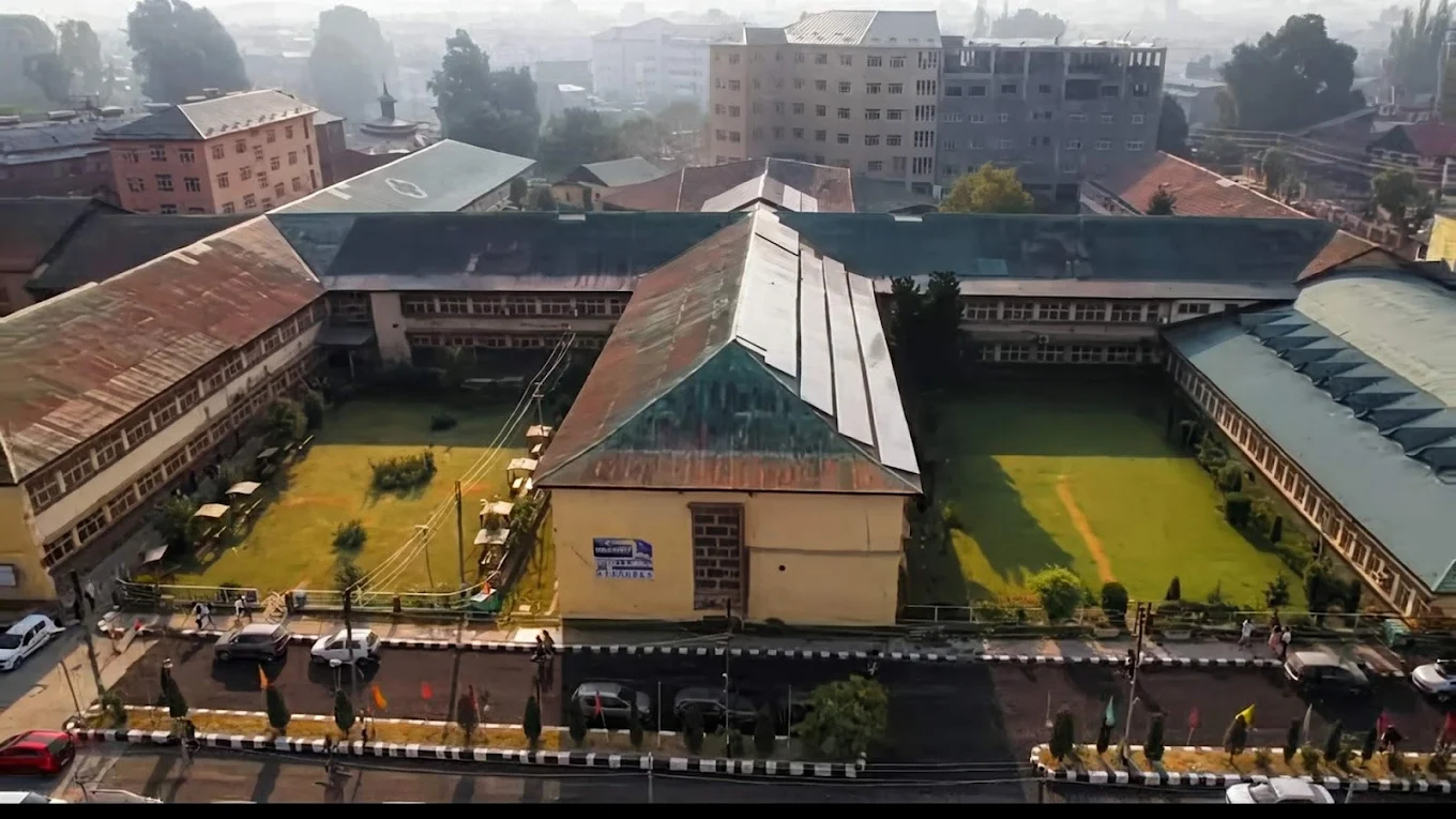 Government Medical College & Hospital, Srinagar - College Image