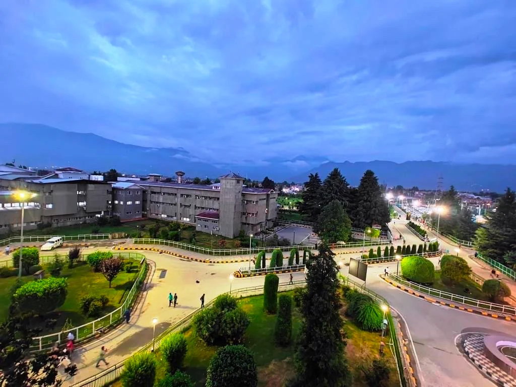 Sher-I-Kashmir Institute Of Medical Sciences, Srinagar - College Image