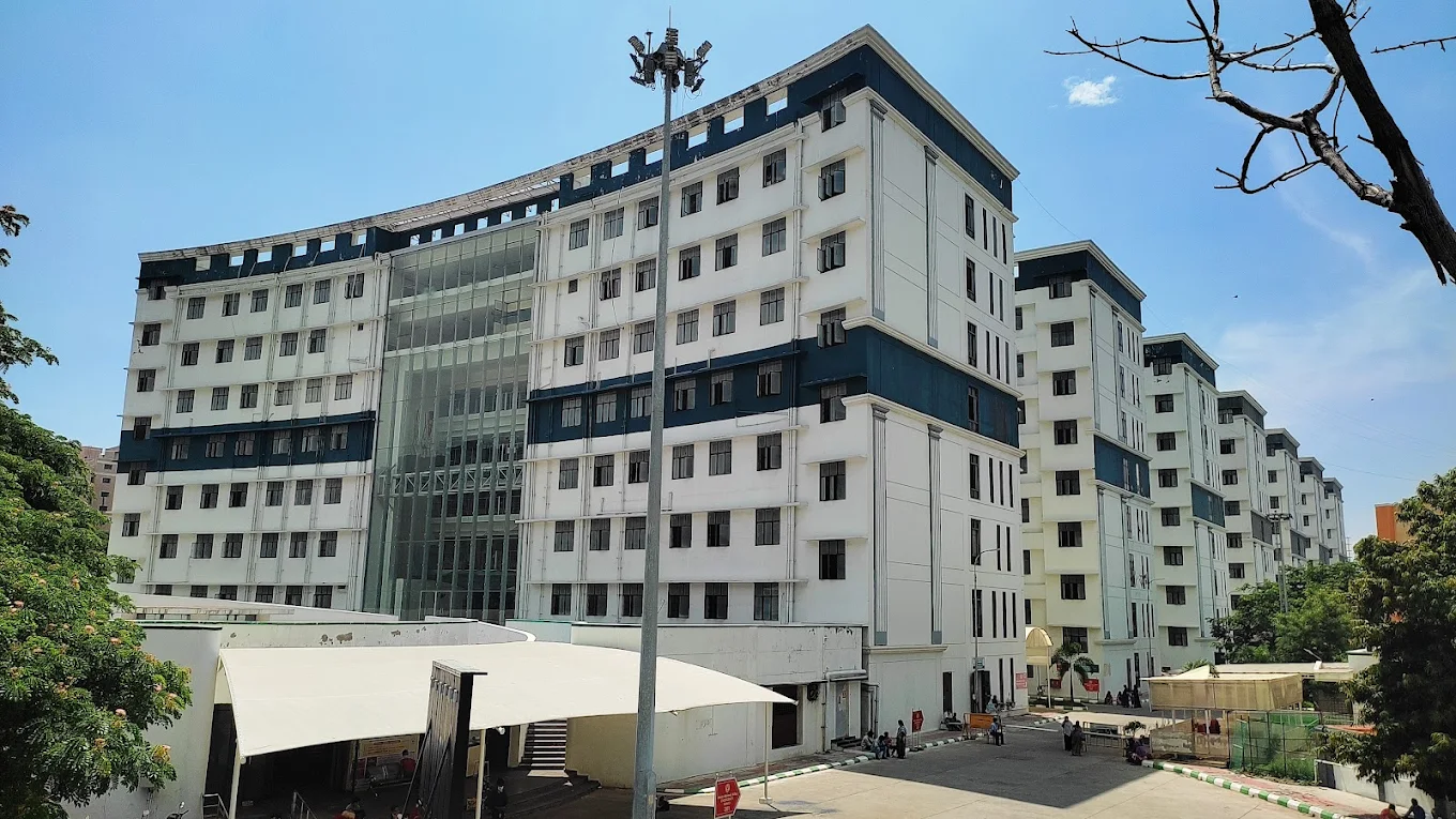 Government Medical College & Hospital , Omandurar - College Image