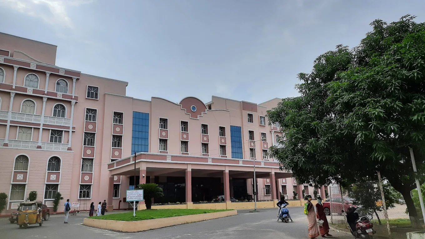 Chalmeda Anand Rao Insttitute Of Medical Science, Karimnagar - College Image