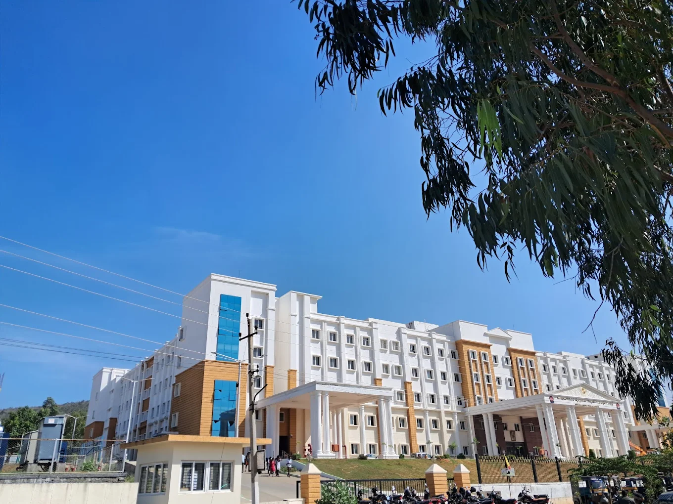 Chamrajanagar Institute of Medical Science, Chamrajanagar - College Image
