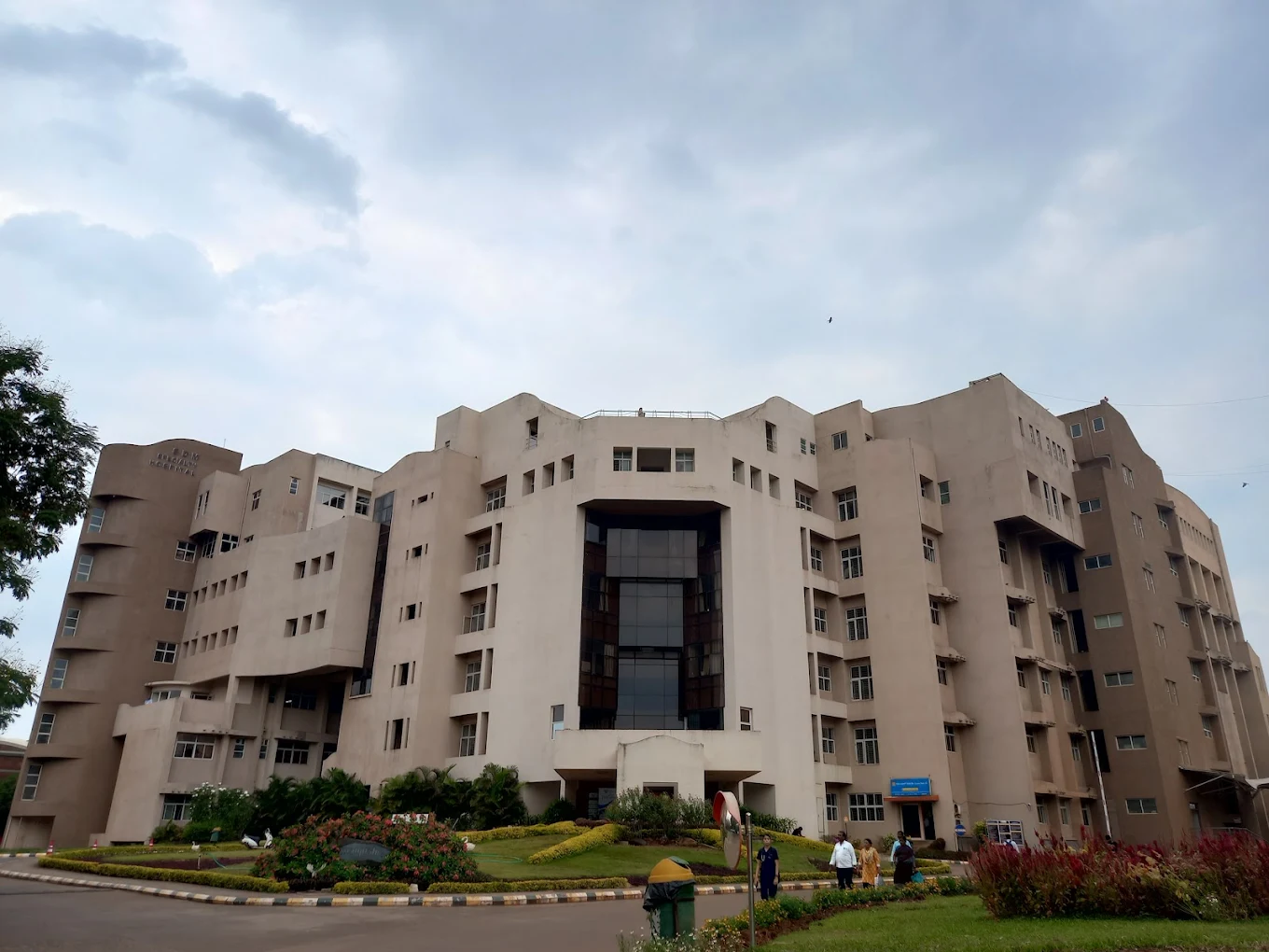SDM College of Medical Science & Hospital, Sattur - College Image