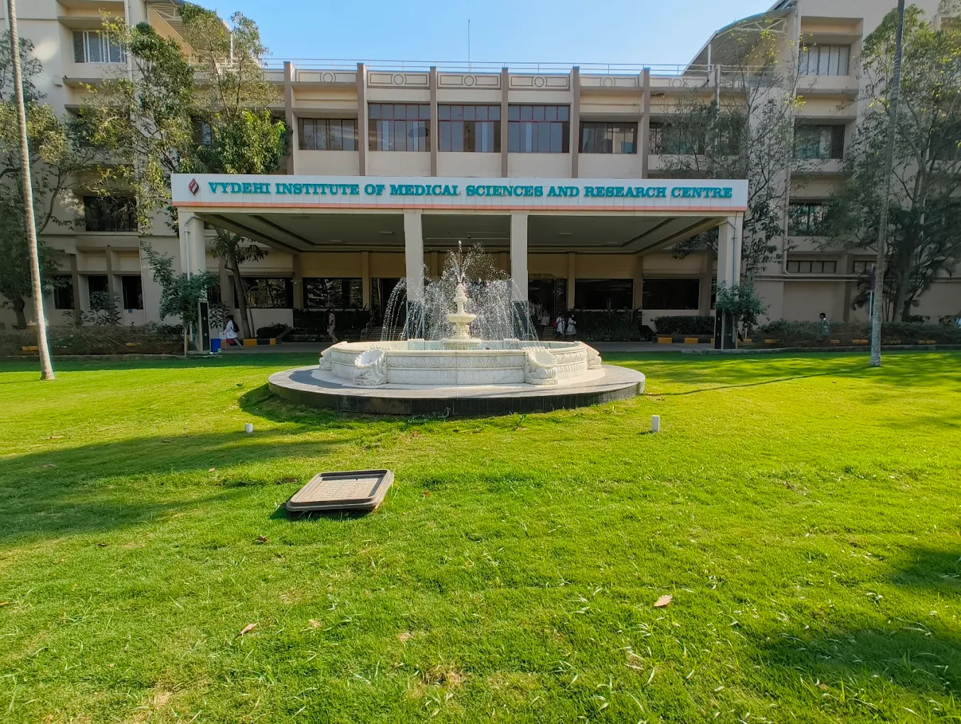 Vydehi Institute of Medical Science & Research Centre, Bangalore - College Image