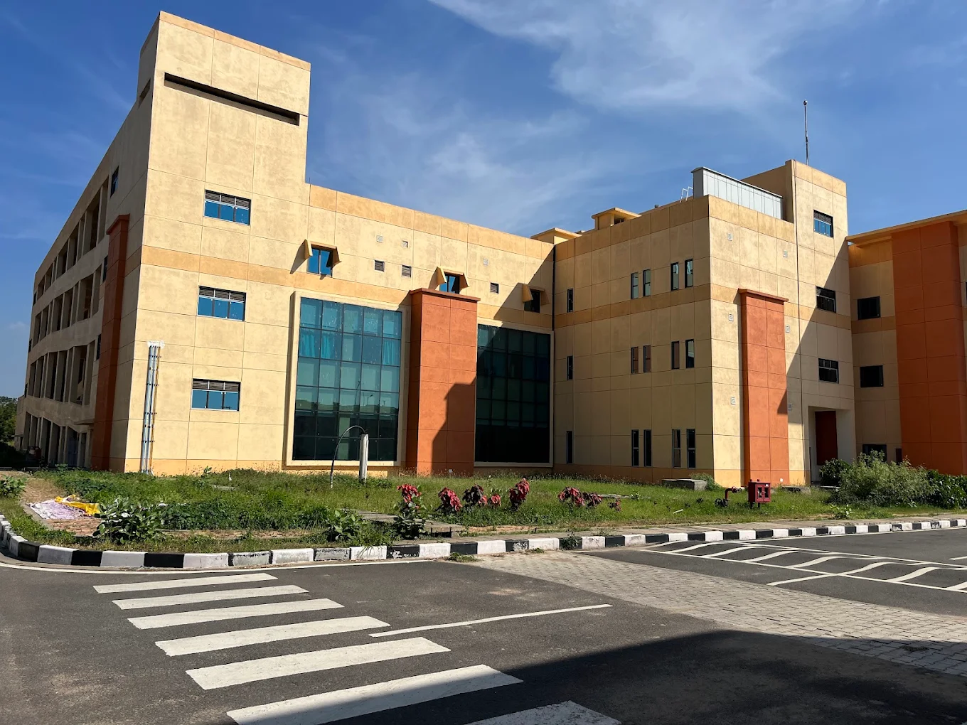 Homi Bhabha Cancer Hospital & Research Centre, Visakhapatnam - College Image